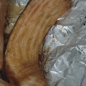 フライパン用アルミホイルで鮭の塩焼き